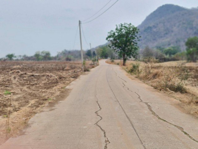 รวมบ้านที่ดินดีงามเพื่อคุณ ที่ดินติดภูเขา ต.พระนอน อ.เมือง จ.นครสวรรค์ วิวสวยมากๆๆ 5ไร่เศษ โทร 096-882-1857