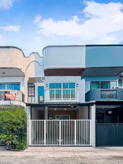 ขายทาวน์โฮม 2 ชั้น 17 ตรว. ย่านเลียบด่วน หมู่บ้าน 84 แมนชั่น ลาดพร้าว84 ทำเลดี ใกล้ทางด่วน MRT ลาดพร้าว71 รีโนเวทใหม่พร้อมอยู่ 