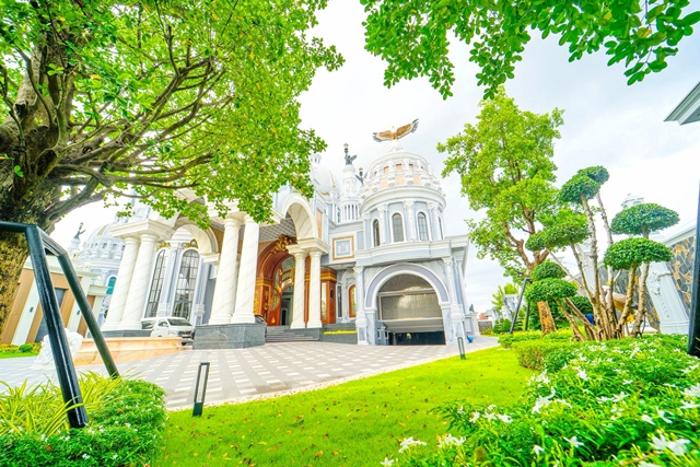  ถ.อักษะ พุทธมณฑลสาย3 14นาที จากเซนทรัลปิ่นเกล้า ขายคฤหาสน์หรู 3ชั้น รวมชั้นใต้ดินจอดรถ super car 20คัน 2ไร่ 70ตรว. เต็มพื้นที่ 