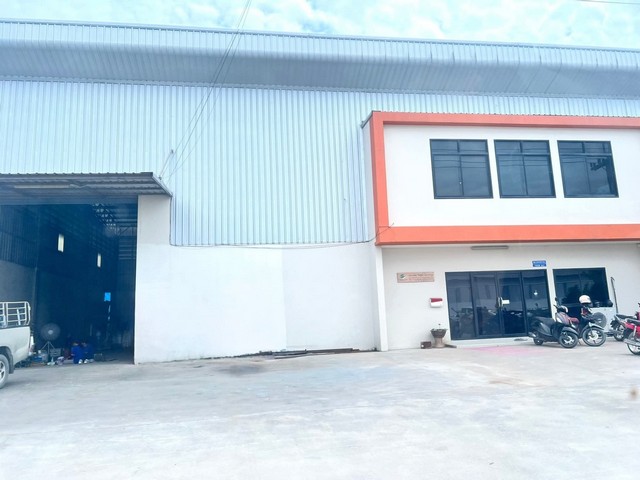 ให้เชาาโกดังหนองบอนแดงชลบุรี ผีงสีเหลือง พื้นที่ 500 ตรม. ด้านข้างต่อเติมเพิ่มกว้าง 6 เมตร