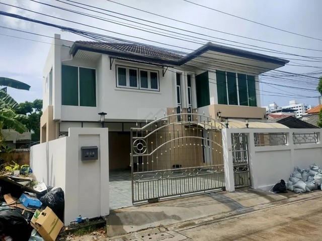 ขายบ้านเดี่ยว 2 ชั้น 54 ตรว. 4 ห้องนอน หมู่บ้านเคหะนคร 3 ซอยพัฒนาการ 50 ย่านพัฒนาการ – ศรีนครินทร์ 