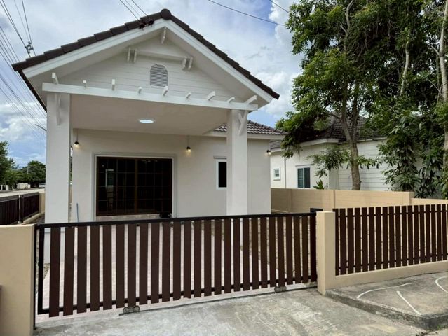 ราคาคุ้มสุดใน โซนหางดง ขายเพียง 2.3 ล้าน ดีญ่าวาเล่ย์ บ้านรีโนเวทใหม่ หลังมุม เพื่อนบ้านน่ารัก บรรยากาศดี เดินทางสะดวก พร้อมเข้าอยู่ได้ทันที