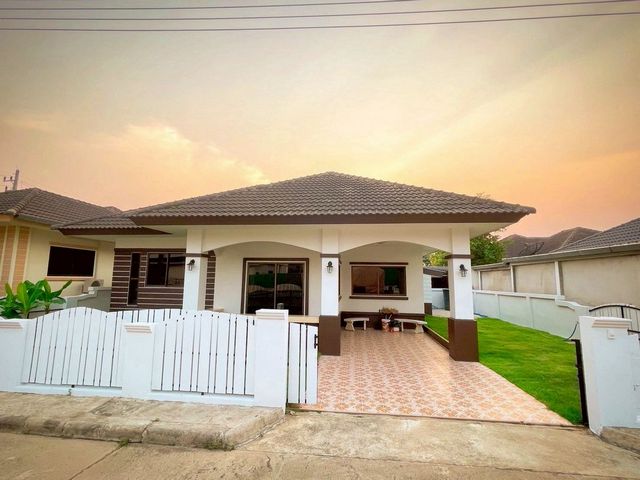 ราคาโดนใจ เพียง 2.3 ล้าน #บ้านใบไม้2 #สันทราย บ้านเดี่ยวชั้นเดียว ขนาดกว้างขวาง บรรยากาศเงียบสงบ เหมาะแก่การพักอาศัย ทำเลทอง เดินทางสะดวก