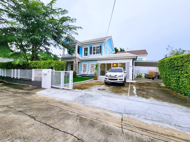 คฤหาสน์เช่า 2ชั้น 122ตร.วา. บ้าน 3หลัง 352ตร.ม. 7นอน ตลาดวันโอวันมาร์เก็ต 600ม. เอกชัย96-104 3น้ำ