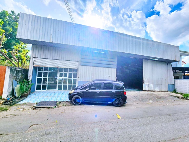 ให้เช่าโกดัง พร้อมออฟฟิศ 2 ชั้น 100 ตร.วา. ลด25% เสรีไทย 31-45  400 ตร.ม. MRT สัมมากร 1.6 กม. โลตัส สุขาภิบาล1 1.2 กม.