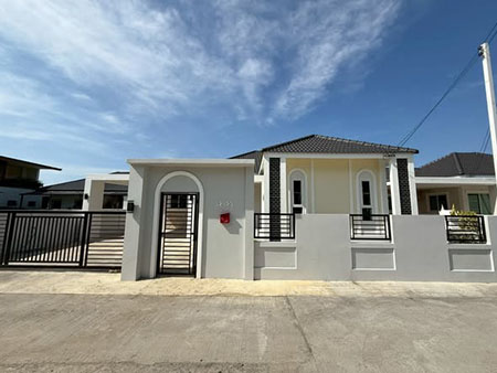 ขายบ้านสร้างใหม่ สวย มีสไตล์ ใกล้ตลาดท่ารั้ว . (บ้านป่าเสร้าหลวง) สันปูเลย ดอยสะเก็ด