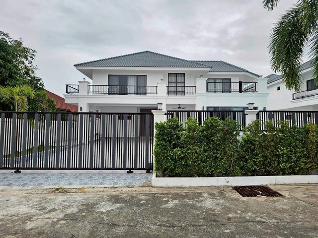 ขายวิลล่าใหม่ในพัทยา  ในหมู่บ้านฮิลล์วิววิลล่า ซอยชัยพรวิถี 25 บางละมุง  ชลบุรี