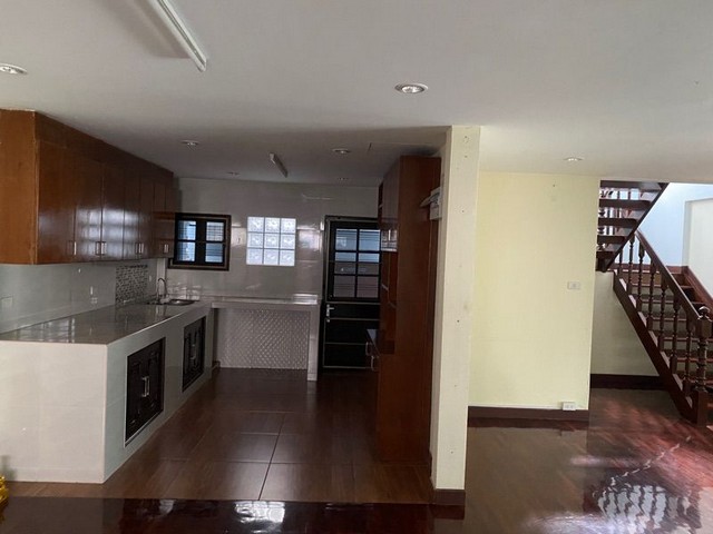 P1325 ขาย บ้านเดี่ยว หมู่บ้าน สัมมากร ซอยรามคำแหง 110 รามคำแหง 112  โซนท้ายโครงการ เงียบสงบ ร่มรื่น เพื่อนบ้านน่ารัก เหมาะซื้ออยู่อาศัย