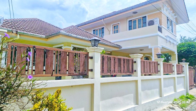 สภาพใหม่ 5นอน เพิ่งสร้าง ม.มหิดล ศาลายา 700 ม.ให้เช่าคฤหาสน์บ้าน 2 หลัง 105 ตร.วา. 500 ตร.ม.ม.มหิดล นานาชาติ 2.8 กม.  4 น้ำ น่าอยู่