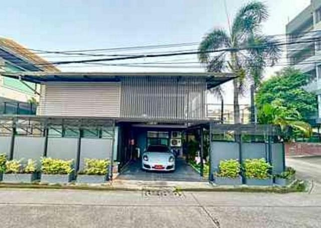 ให้เช่าบ้านเดี่ยว 2 ชั้น ซอยลาดพร้าว 83 ใกล้ บิ๊กซี ลาดพร้าว ปากซอยมีรถไฟฟ้า