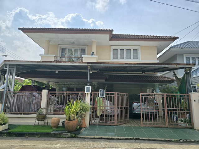 บ้าน บ้านเดี่ยว โรยัลปาร์ควิลล์ สุวินทวงศ์ 3650000 THB 3 ห้องนอน 3 BATHROOM 0 Rai 0 ngan 50 sq.wa ใกล้ โลตัสสุวินทวงศ์ ราคาถูกเหลือเชื่อ!