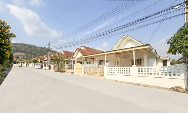 หมู่บ้านเติมทรัพย์ ใกล้โรบินสันบ้านฉาง ทางเข้าโครงการติดถนนสุขุมวิท ผ่อนเพียงเดือนละ 8000 บาท