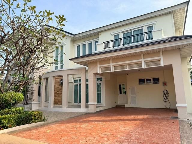 ขายบ้านเดี่ยว หมู่บ้านเพอร์เฟค มาสเตอร์พีซ หมู่บ้านอยู่ติดกับห้างโรบินสันลาดกระบัง