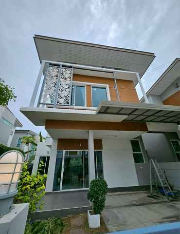 ขายบ้านแฝด หลังใหญ่ เลอนีโอไพร์ม แพรกษา-เทพารักษ์ 40.1 ตรว. 147 ตรม. 4 นอน 3 น้ำ 2 จอด พร้อมเฟอร์ ขาย 4,800,000