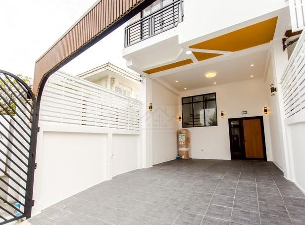 ขายทาวน์โฮม 3 ชั้น 28 ตร.ว. ถนนประดิษฐ์มนูธรรม 10 ซอยร่วมน้ำใจ รีโนเวทใหม่ทั้งหลัง