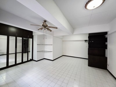 ขายคอนโด รังสิต ทาวเวอร์ (Rangsit Tower Condominium) ห้องใหญ่ 42 ตร.ม. ชั้น 5 ตึกหน้าสุด ใกล้ถนนใหญ่ ปทุมธานี–บางเลน โลเคชั่นทอง