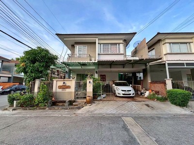 ขายบ้านแฝดหลังมุม  เอโทล บาหลี บีช อ่อนนุช-ลาดกระบัง ต่อเติมบ่อปลาคาร์ฟ