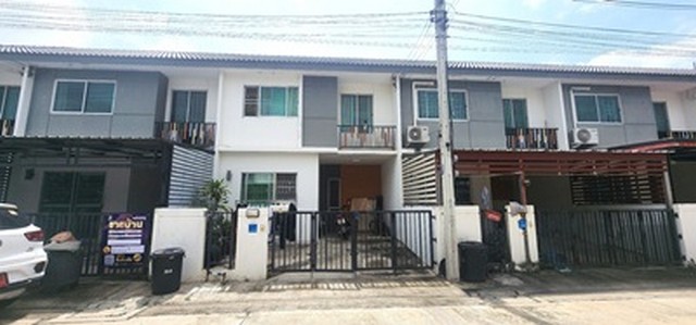 ID :  N16597 Sale townhome - พื้นที่เท่ากับ 17 Square Wah 3 BR 2 น้ำ 1690000 บาท ไม่ไกลจาก อยู่ตรงข้ามกับเทสโก้ โลตัส โรจนะ ใกล้ห้างสรรพสินค้าแม็คโคร ใกล้โชว์รูมรถ นิคมอุตสาหกรรมโรจนะ 1, 2 และ 3 เมกาโฮม โรงพยาบาลราชธานี โรงเรียนเซนต์แมรี่ ตลาดจอมพล ป
