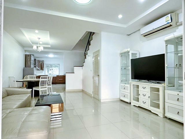 MRT ภาษีเจริญ 2.6 กม. กำนันแม้น 9-15 บิ๊กซี กัลปพฤกษ์ 500 ม.ทาวน์โฮมหรู 3 ชั้น 23 ตร.วา. 270 ตร.ม. 3 นอน 4 น้ำ   ถ. สาทร-กัลปพฤกษ์  